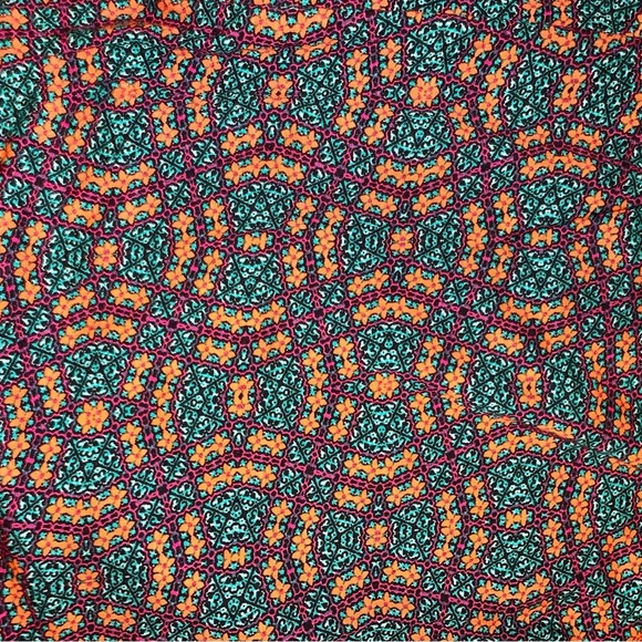 🔲LULAROE Green & Orange Patterned Women's Top "CLASSIC TEE" size Large - Picture 7 of 7